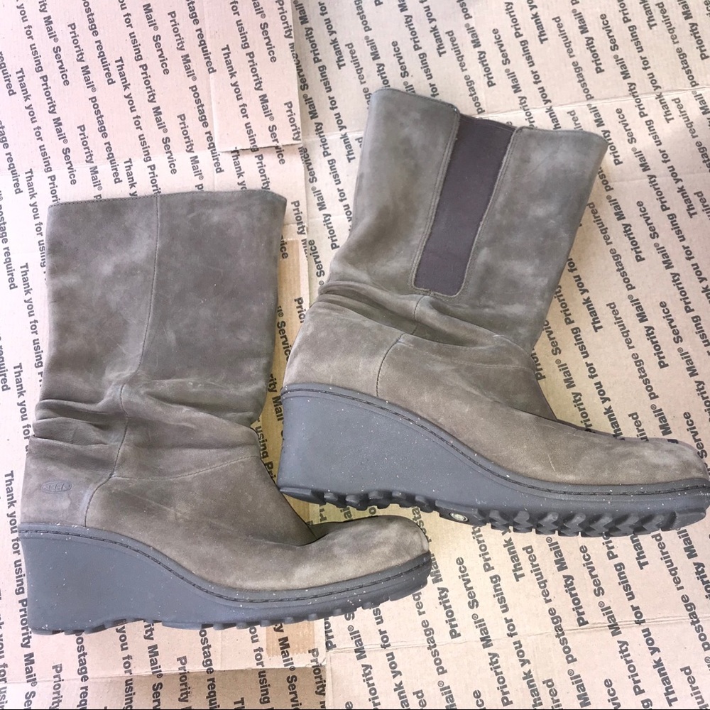 Keen Women’s Mid calf Leather Wedge Boot 9